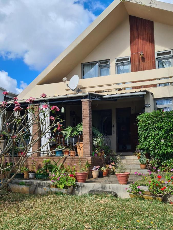 تمارين Comfy Home-Tropical Garden & 5 Min Walk To Beach المظهر الخارجي الصورة